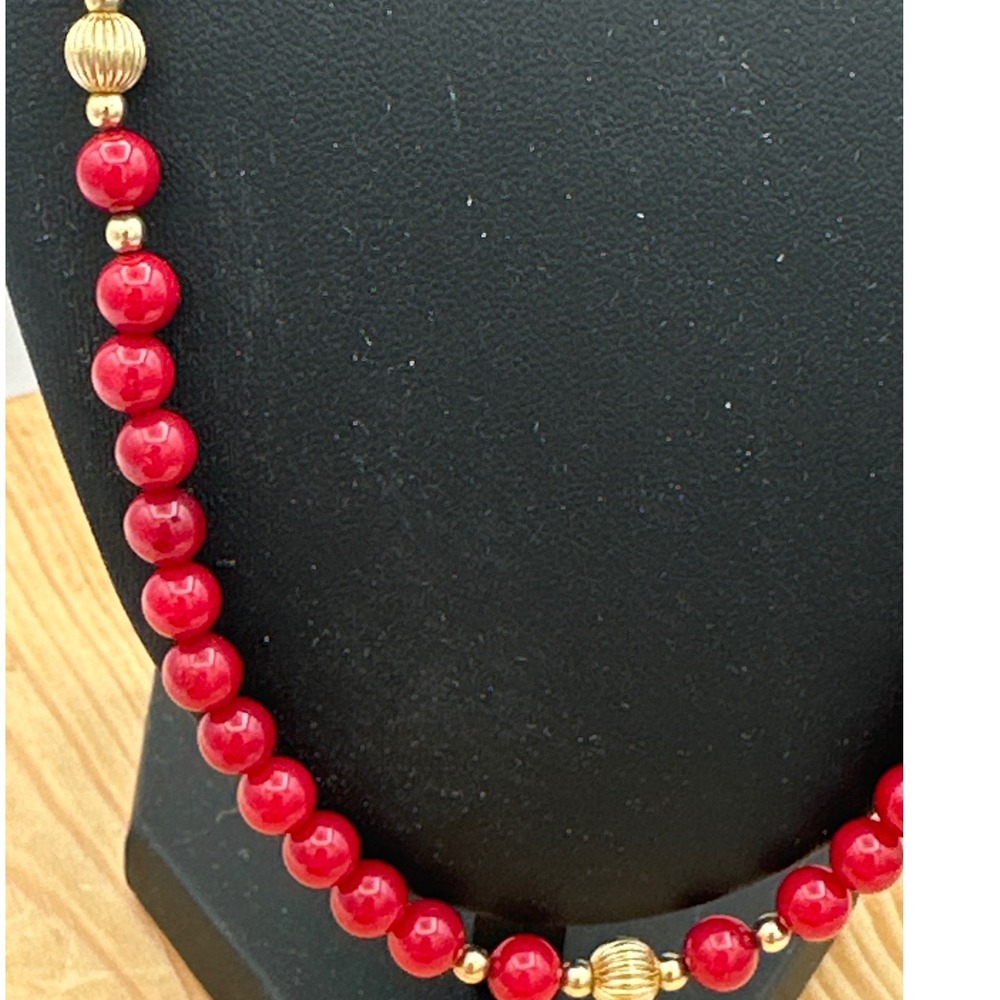 Vintage 19" Red Coral Bead Necklace 14K Gold Filled Clasp Fluted Spacers Matinee - Picture 2 of 9